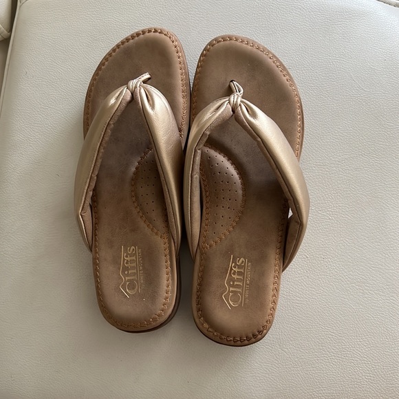 Cliffs cushioned sandals - Picture 1 of 2